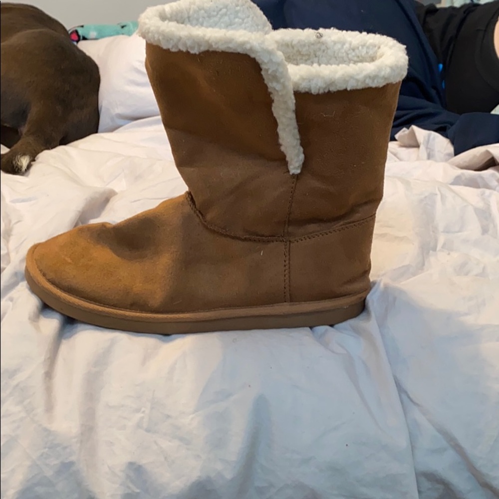 Brown uggs